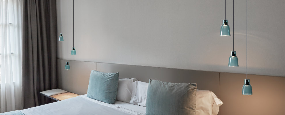 glazen-hanglampen-bed